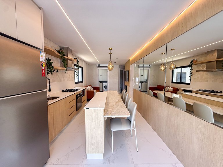 226 - Apartamento com 3 suítes praia de Mariscal