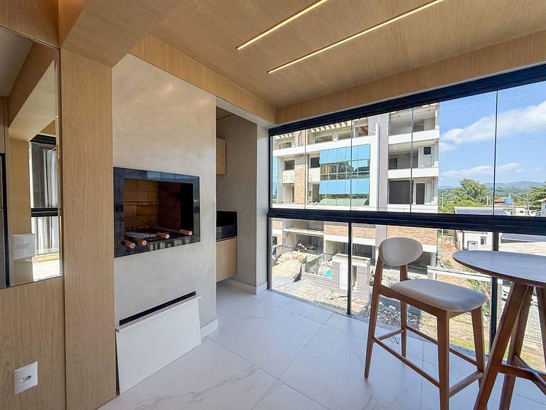 226 - Apartamento com 3 suítes praia de Mariscal