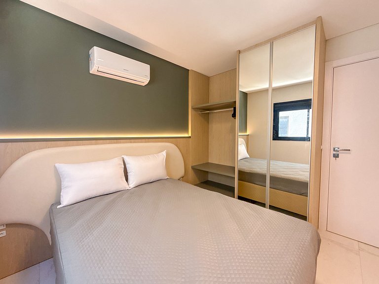 226 - Apartamento com 3 suítes praia de Mariscal