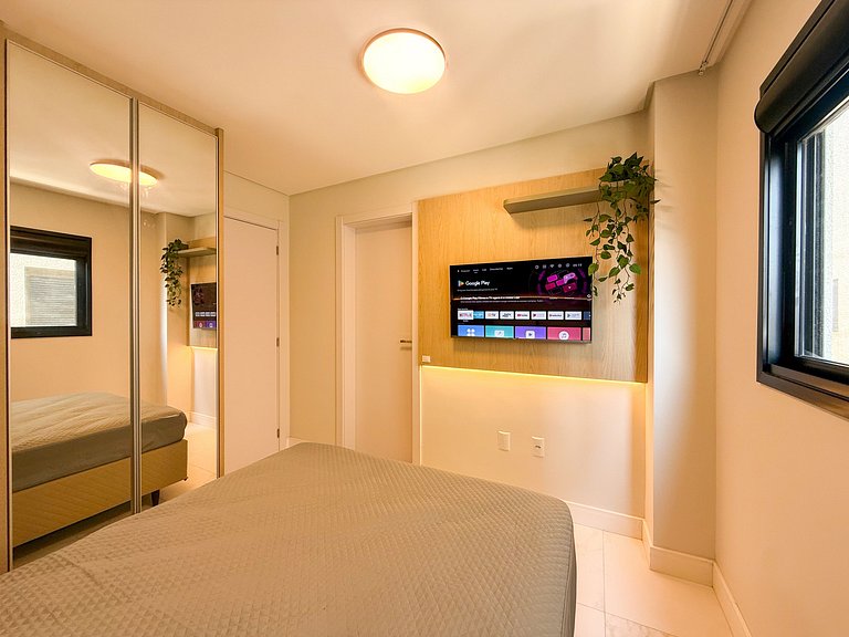 226 - Apartamento com 3 suítes praia de Mariscal