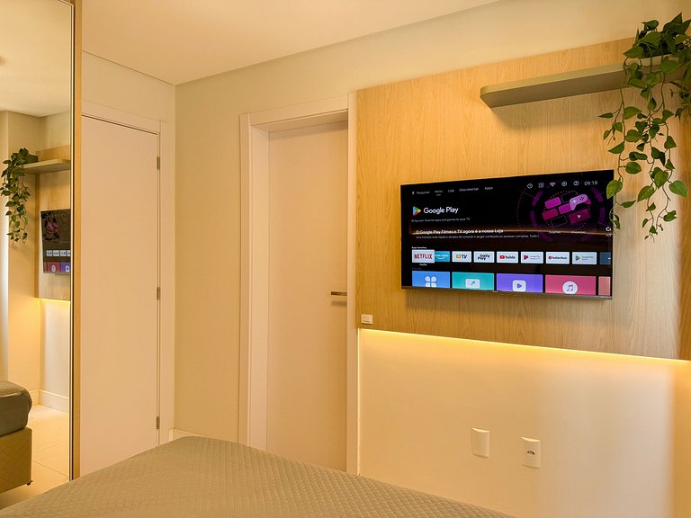 226 - Apartamento com 3 suítes praia de Mariscal