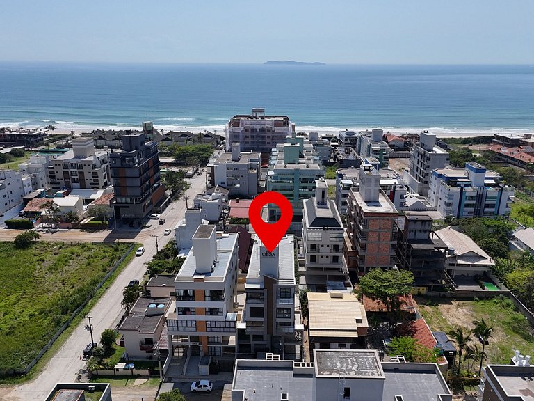 226 - Apartamento com 3 suítes praia de Mariscal