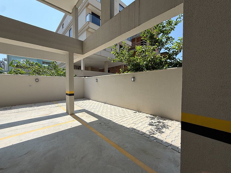 226 - Apartamento com 3 suítes praia de Mariscal