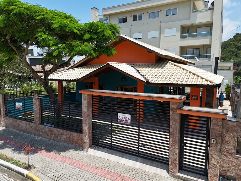 392 - Casa com padrão diferenciado para família