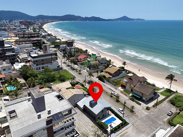 134 - Excelente Casa com 4 quartos a 50mts do mar em Canto G