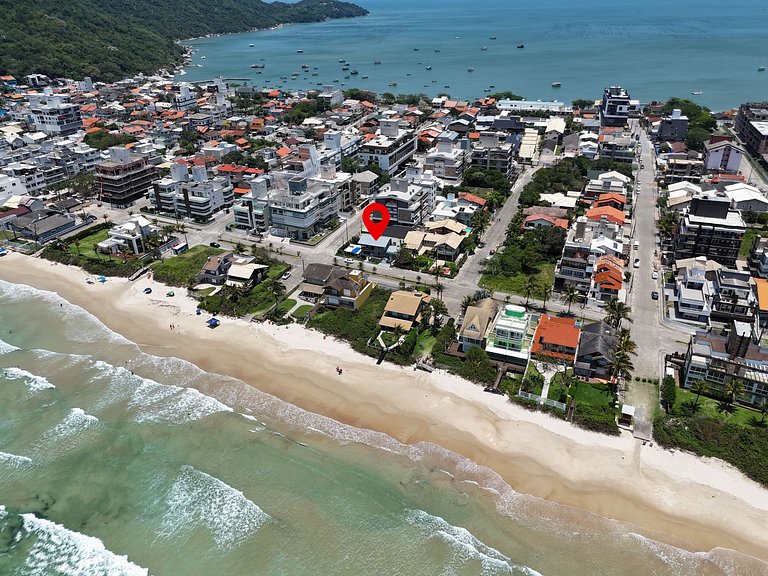 134 - Excelente Casa com 4 quartos a 50mts do mar em Canto G