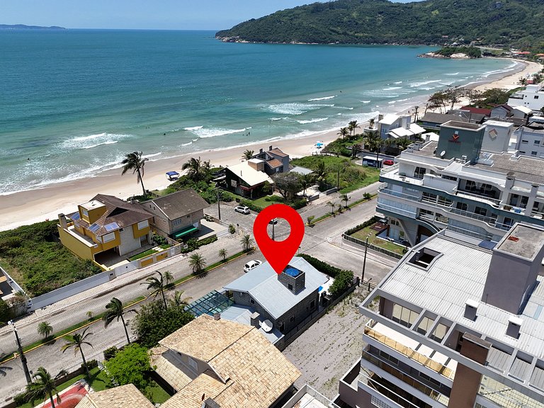 134 - Excelente Casa com 4 quartos a 50mts do mar em Canto G