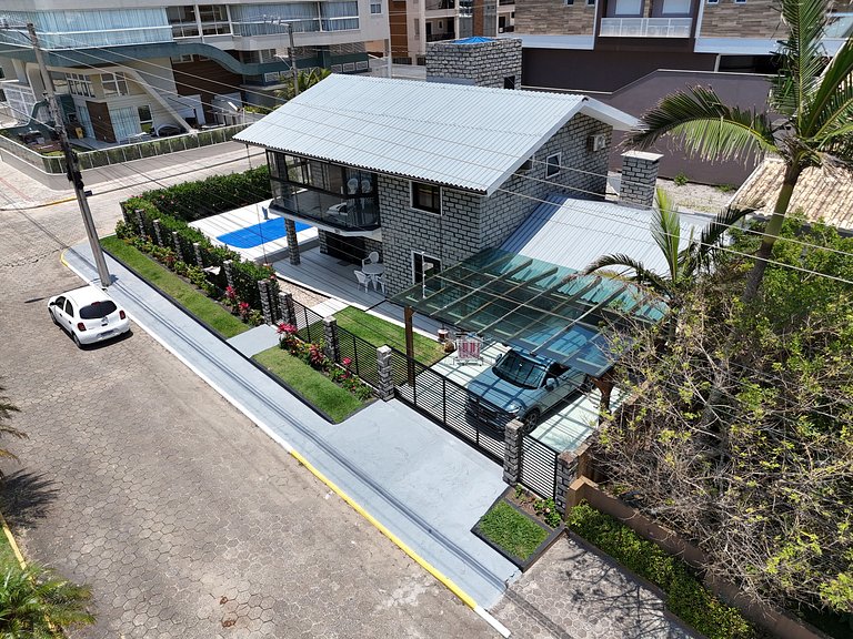 134 - Excelente Casa com 4 quartos a 50mts do mar em Canto G