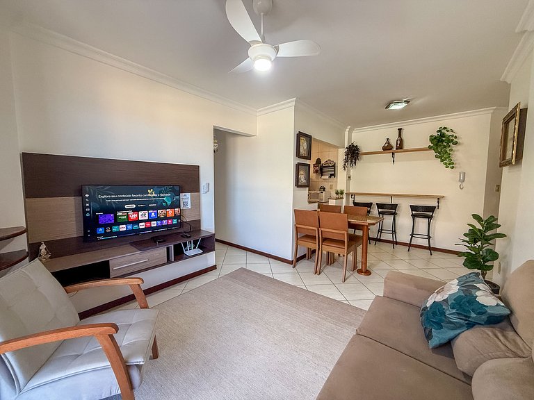 267 - Apto na Av. principal a 50m da praia de Bombas