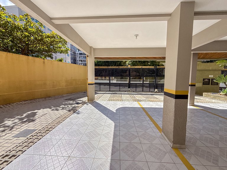 267 - Apto na Av. principal a 50m da praia de Bombas