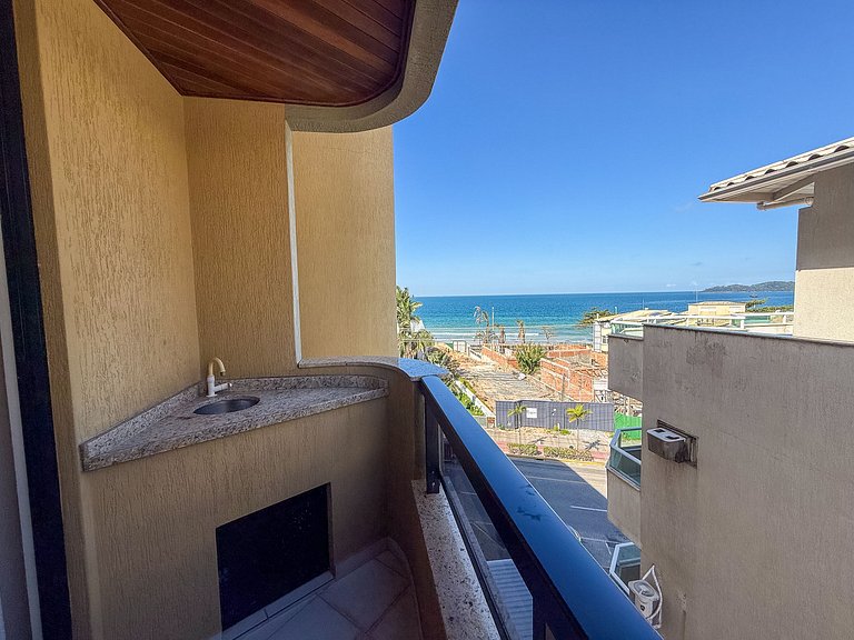 267 - Apto na Av. principal a 50m da praia de Bombas