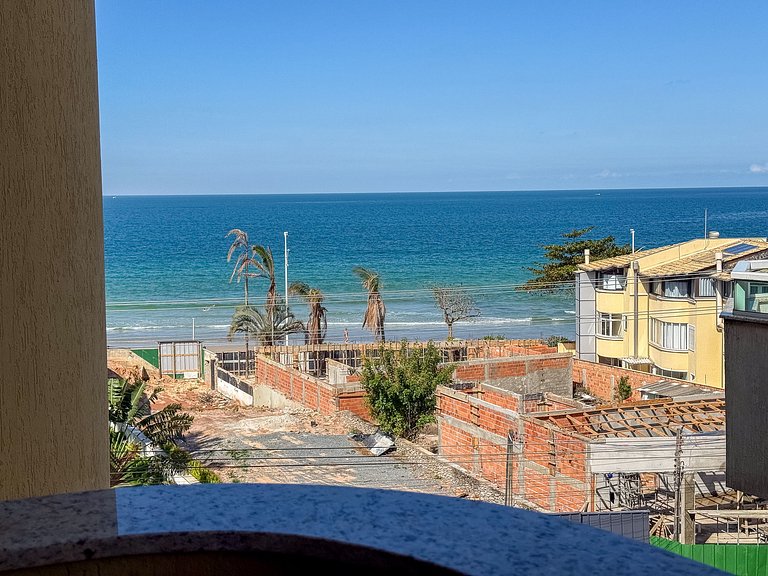 267 - Apto na Av. principal a 50m da praia de Bombas