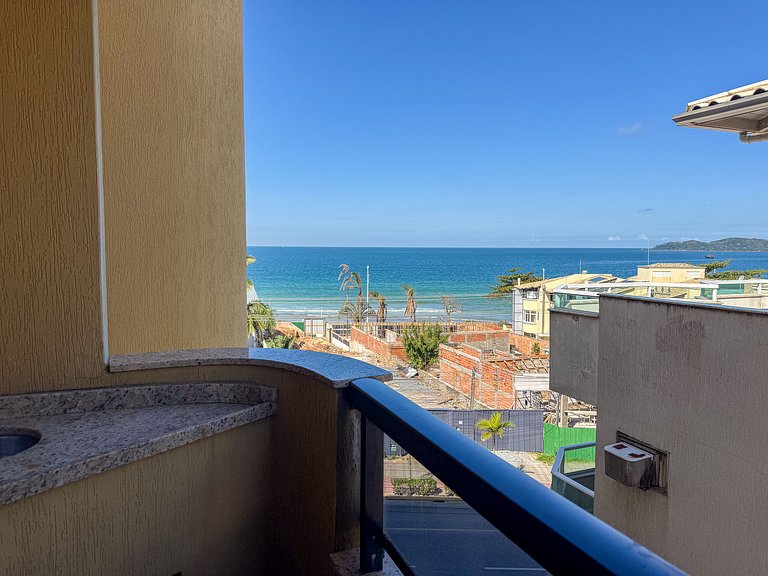 267 - Apto na Av. principal a 50m da praia de Bombas