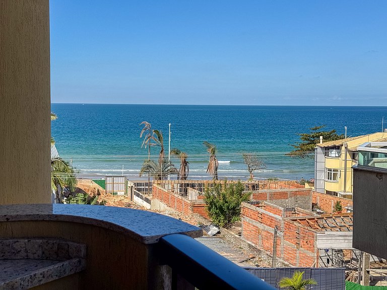 267 - Apto na Av. principal a 50m da praia de Bombas