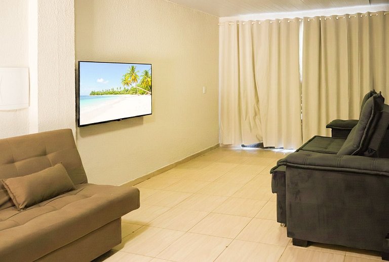 Casa Com 04 Quartos e Piscina em Zimbros