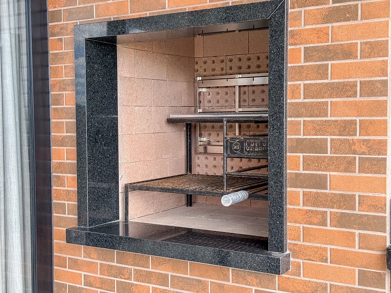 258 - Apartamento com 3 suítes praia de Bombas