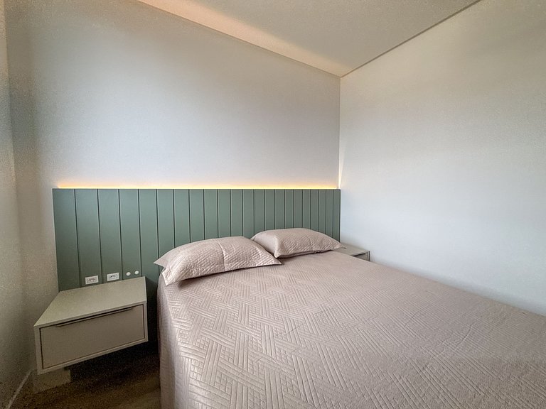 258 - Apartamento com 3 suítes praia de Bombas