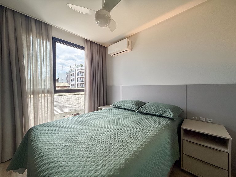 258 - Apartamento com 3 suítes praia de Bombas