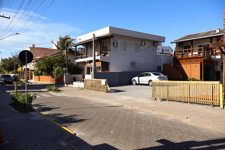 425 - Casa a 50 metros da praia em Canto Grande