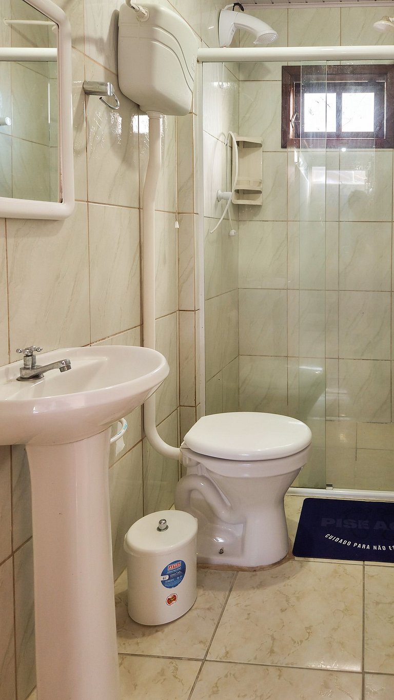 425 - Casa a 50 metros da praia em Canto Grande