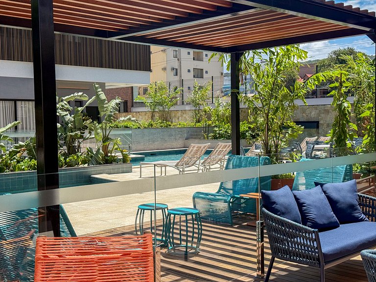 258 - Apartamento com 3 suítes praia de Bombas