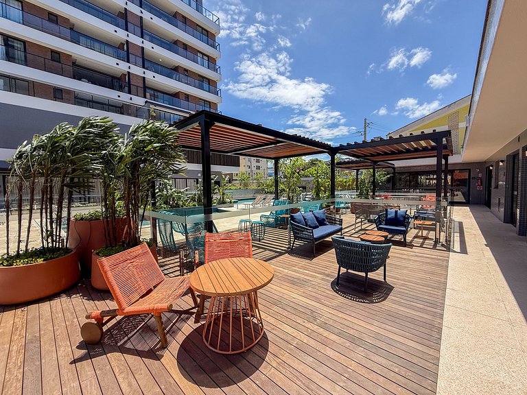 258 - Apartamento com 3 suítes praia de Bombas