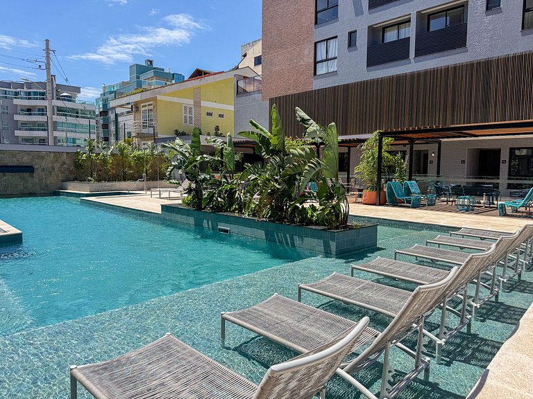 258 - Apartamento com 3 suítes praia de Bombas