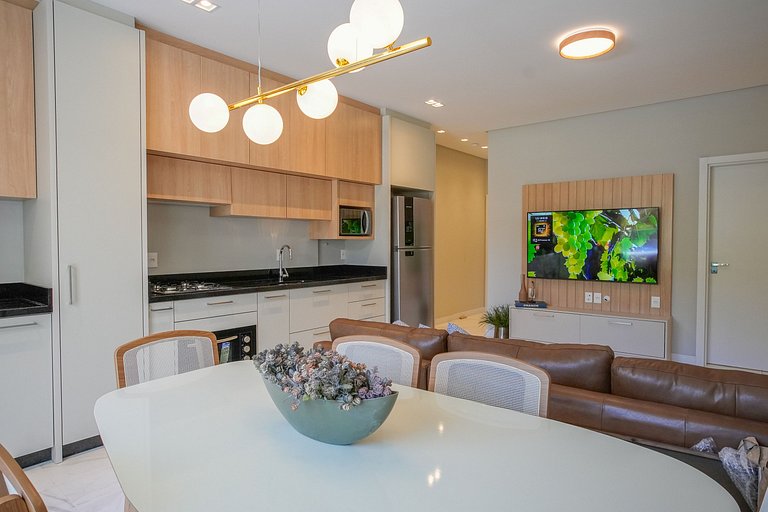 071 - Beira Mar na praia de Bombas com 03 suítes