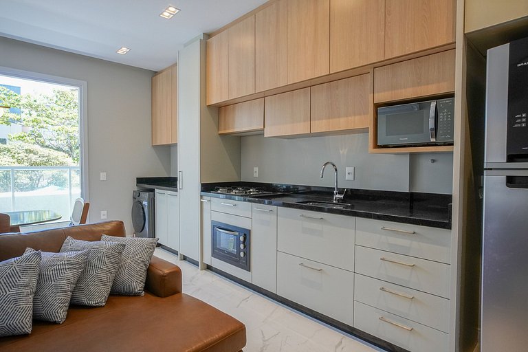 071 - Beira Mar na praia de Bombas com 03 suítes