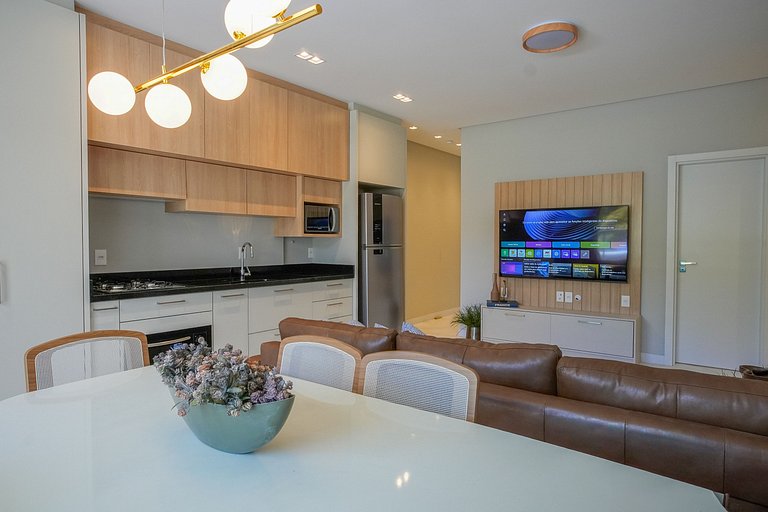 071 - Beira Mar na praia de Bombas com 03 suítes