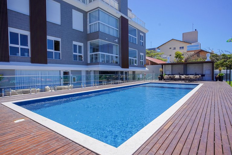 071 - Beira Mar na praia de Bombas com 03 suítes