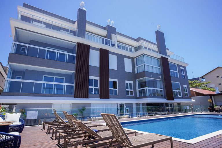 071 - Beira Mar na praia de Bombas com 03 suítes