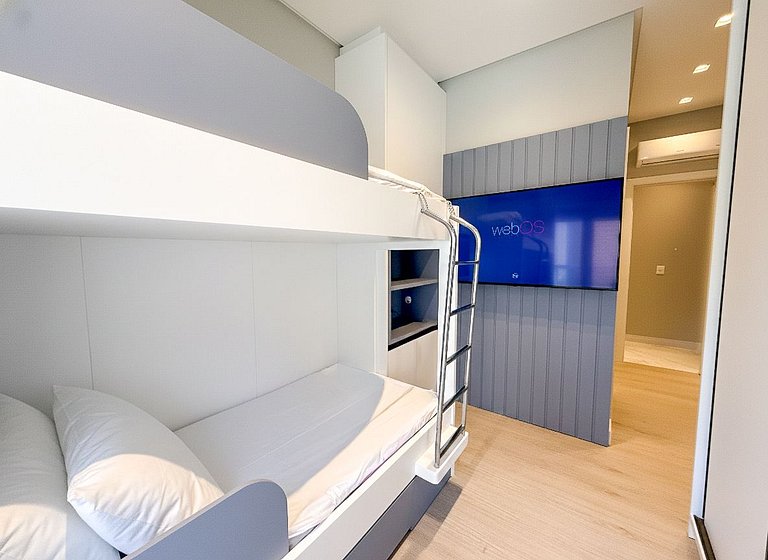 071 - Beira Mar na praia de Bombas com 03 suítes