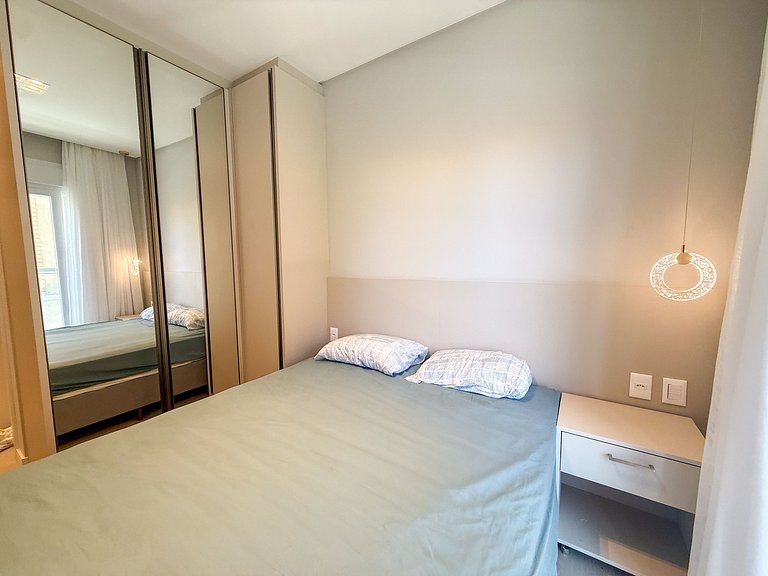 071 - Beira Mar na praia de Bombas com 03 suítes