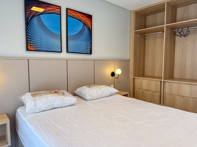 118 - Apto Bombinhas Centro com 03 suítes