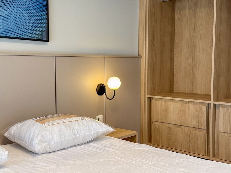 118 - Apto Bombinhas Centro com 03 suítes