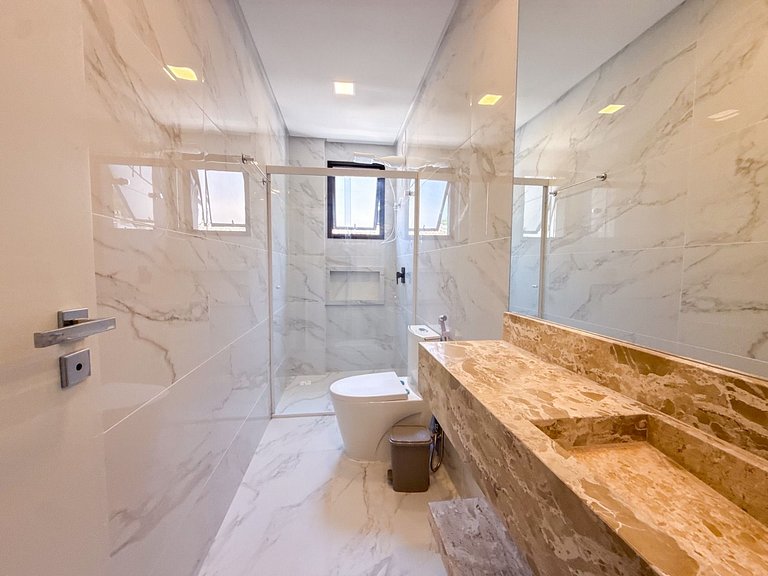 119 - Apto Bombinhas Centro 03 suítes