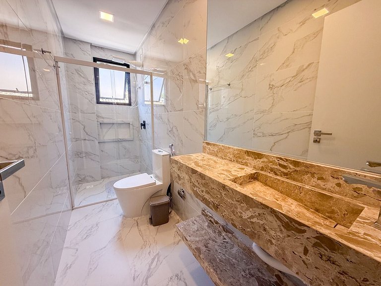 119 - Apto Bombinhas Centro 03 suítes