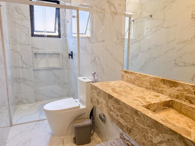 119 - Apto Bombinhas Centro 03 suítes