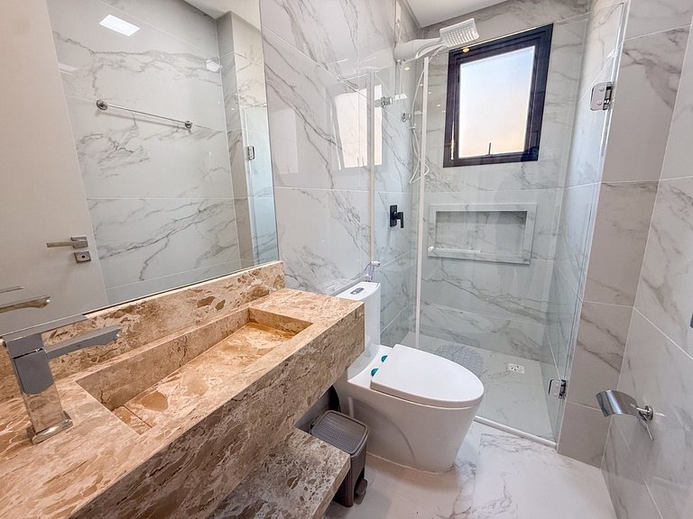 119 - Apto Bombinhas Centro 03 suítes