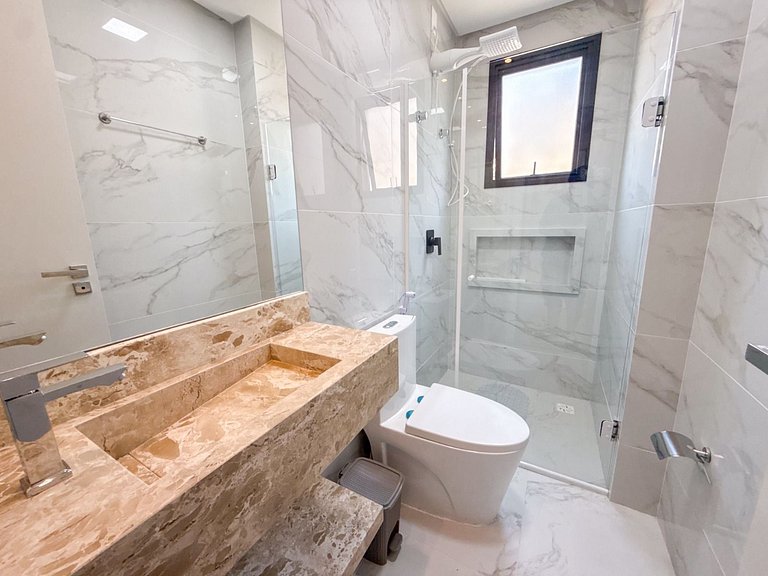 119 - Apto Bombinhas Centro 03 suítes