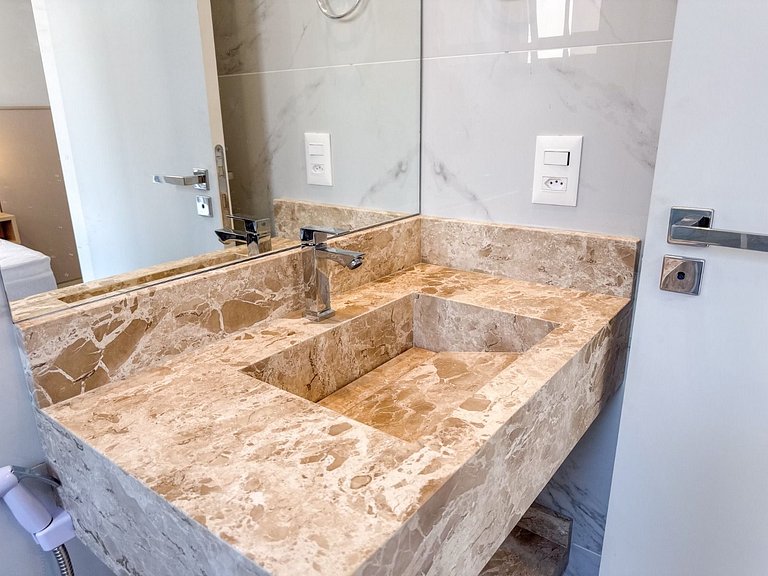 119 - Apto Bombinhas Centro 03 suítes