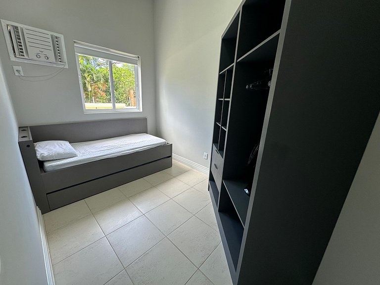 246 - Apartamento poucos passos da Praia de Bombas