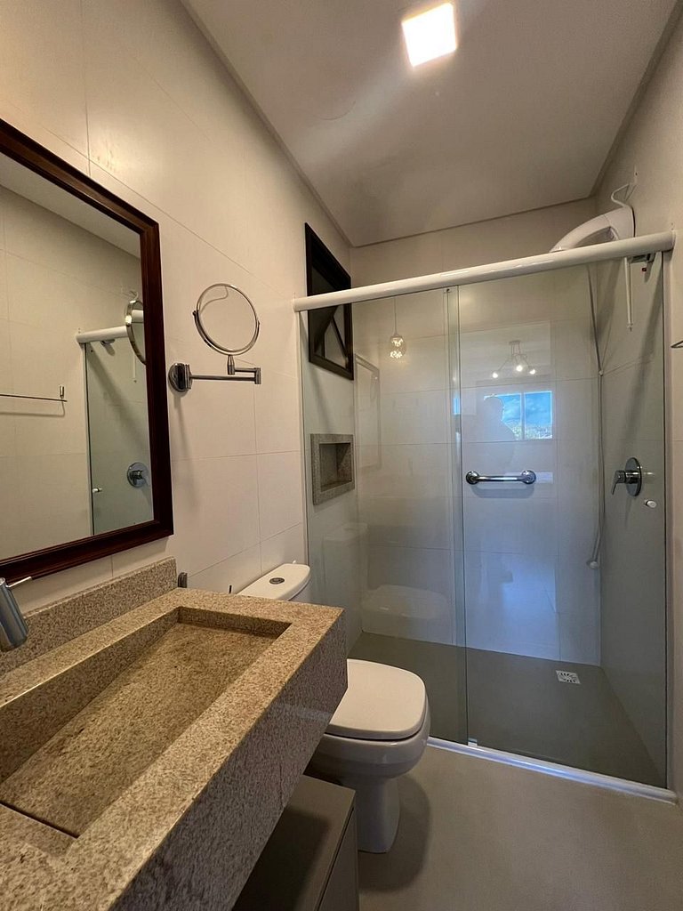 252 - Apartamento com piscina praia de Bombas