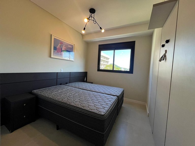 252 - Apartamento com piscina praia de Bombas