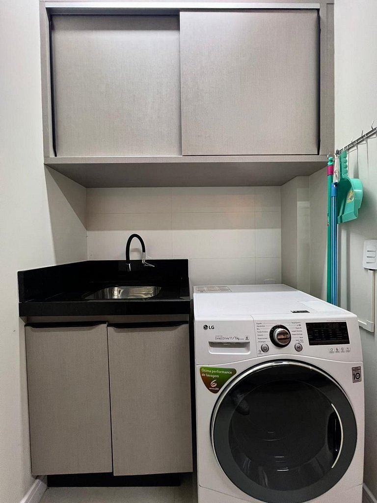 252 - Apartamento com piscina praia de Bombas